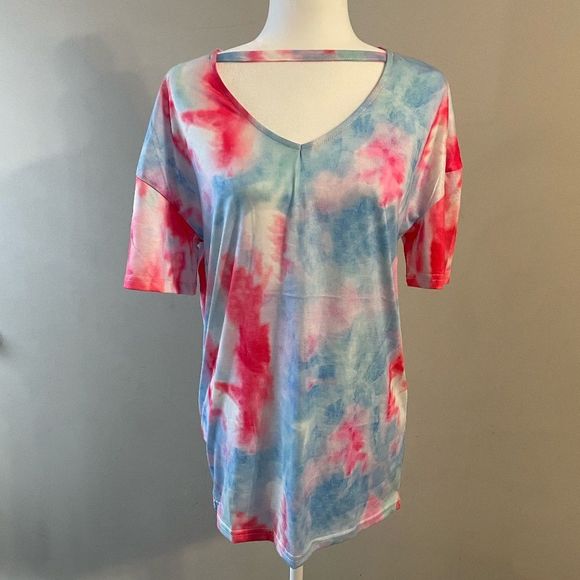 🆕 Tie Dye Shirt w/Strap at Neckline - Picture 2 of 6